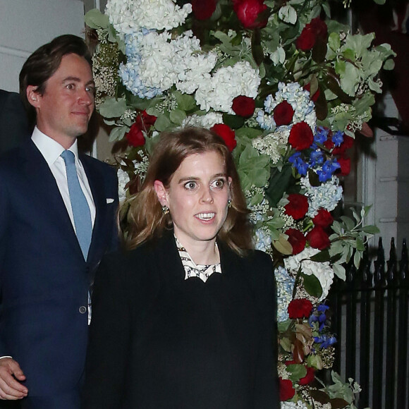 Une grande partie de la famille avait fait le déplacement, dont Beatrice et sa soeur Eugenie, très enceinte. 
La princesse Beatrice d'York et son mari Edoardo Mapelli Mozzi - Les invités au couronnement du roi d'Angleterre à la sortie du dîner au restaurant Oswald's dans le quartier de Mayfair à Londres, Royaume Uni, le 5 mai 2023. 