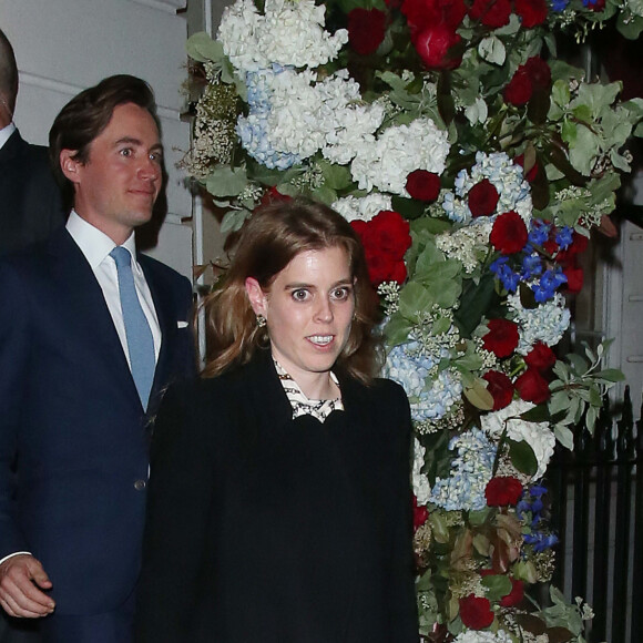 La princesse Beatrice d'York et son mari Edoardo Mapelli Mozzi - Les invités au couronnement du roi d'Angleterre à la sortie du dîner au restaurant Oswald's dans le quartier de Mayfair à Londres, Royaume Uni, le 5 mai 2023. 