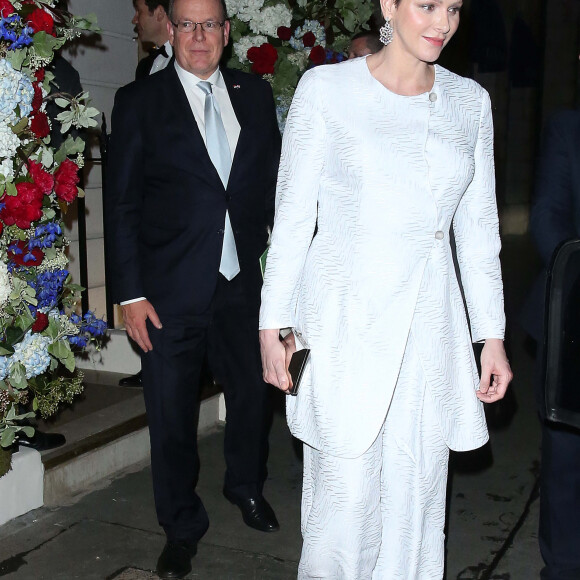 Le prince Albert II et la princesse Charlène de Monaco - Les invités au couronnement du roi d'Angleterre à la sortie du dîner au restaurant Oswald's dans le quartier de Mayfair à Londres, Royaume Uni, le 5 mai 2023. 