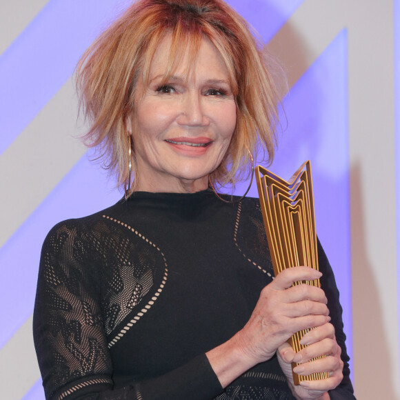Son chéri est à l'étranger
Clémentine Célarié (meilleure actrice pour la série Les randonneuses) - Photocall de la soirée de clôture du festival Series Mania 2023 à Lille le 24 mars 2023. © Stéphane Vansteenkiste / Bestimage 