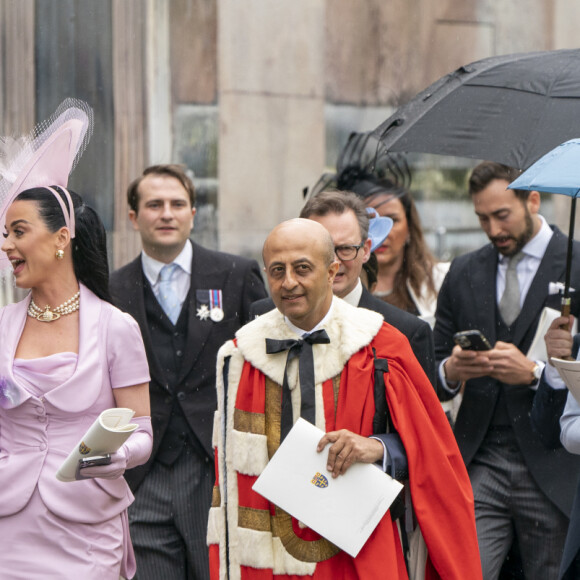 L'interprète de Last Friday Night, était elle aussi quelque peu bouleversée. 
Katy Perry - Sortie de la cérémonie de couronnement du roi d'Angleterre à l'abbaye de Westminster de Londres, Royaume Uni, le 6 mai 2023.