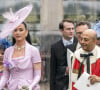 La chanteuse américaine de 38 ans, vêtue d'une une robe rose pastel, avec un chapeau assorti sur la tête, a pu compter sur Edward Ennindul, rédacteur en chef de Vogue, pour l'aider à regagner sa place, a fait savoir le Daily Mail.
Katy Perry - Sortie de la cérémonie de couronnement du roi d'Angleterre à l'abbaye de Westminster de Londres, Royaume Uni, le 6 mai 2023.