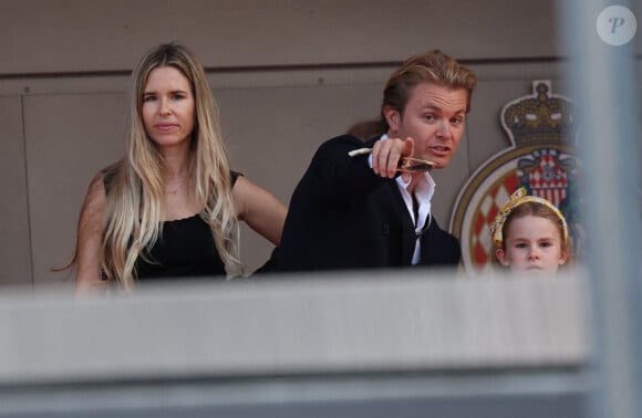 Nico Rosberg et sa femme Vivian Sibold avec leur fille - 6ème Monaco E-Prix à Monaco, le 6 mai 2023. © Claudia Albuquerque/Bestimage 