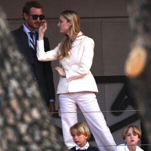 Sa femme Beatrice était en effet présente avec leurs deux fils.
Pierre Casiraghi, sa femme Beatrice Borromeo et leurs enfants Stefano et Francisco - 6ème Monaco E-Prix à Monaco, le 6 mai 2023. © Claudia Albuquerque/Bestimage 