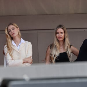 Pierre Casiraghi, sa femme Beatrice Borromeo, Nico Rosberg et sa femme Vivian Sibold avec leur fille - 6ème Monaco E-Prix à Monaco, le 6 mai 2023. © Claudia Albuquerque/Bestimage 