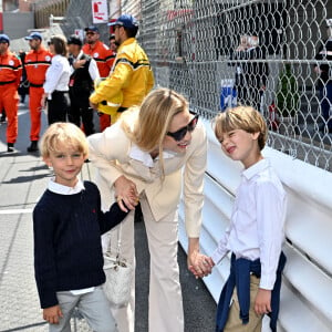 Beatrice Borromeo et ses enfants Stefano et Francesco Casiraghi durant le 6eme Monaco E-Prix à Monaco, le 6 mai 2023. © Bruno Bebert/Bestimage 