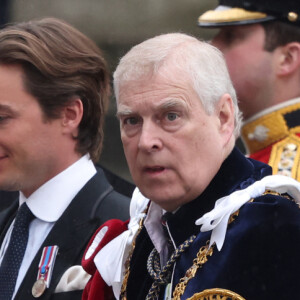 Phil Harris - Mirrorpix - Les invités à la cérémonie de couronnement du roi d'Angleterre à l'abbaye de Westminster de Londres La princesse Beatrice d'York et son mari Edoardo Mapelli Mozzi, Le prince Andrew, duc d'York lors de la cérémonie de couronnement du roi d'Angleterre à Londres, Royaume Uni, le 6 mai 2023. 