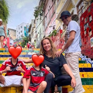 Et notamment une photo de leurs récentes vacances au Brésil avec leurs enfants Léon et Lila