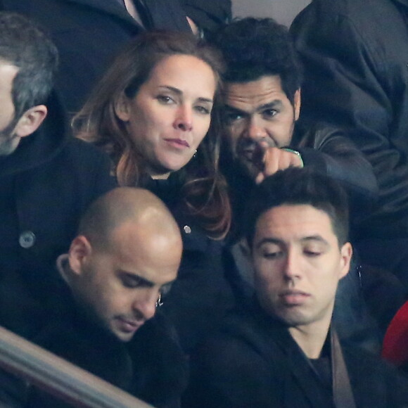 Depuis quinze ans, leur couple semble ne traverser aucun nuage
Melissa Theuriau et Jamel Debbouze - Quart de finale aller de la ligue des champions de football entre le Paris St Germain et le FC Barcelone au Parc des Princes à Paris le 2 avril 2013.