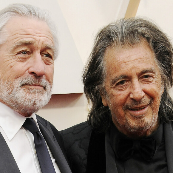 Robert De Niro et Al Pacino lors du photocall des arrivées de la 92ème cérémonie des Oscars 2020 au Hollywood and Highland à Los Angeles, Californie, Etats-Unis, le 9 février 2020. 