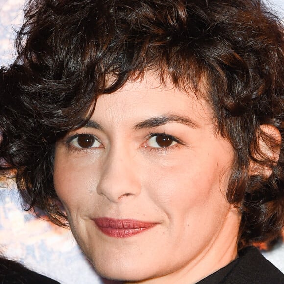 Actrice emblématique du cinéma français, celle qui a fait son apparition à la fin des années 90 est l'heureuse maman d'un enfant, qu'elle a adopté en février 2019.  
Audrey Tautou - Avant-première du film "Santa & Cie" au cinéma Pathé Beaugrenelle à Paris le 3 décembre 2017. © Coadic Guirec/Bestimage