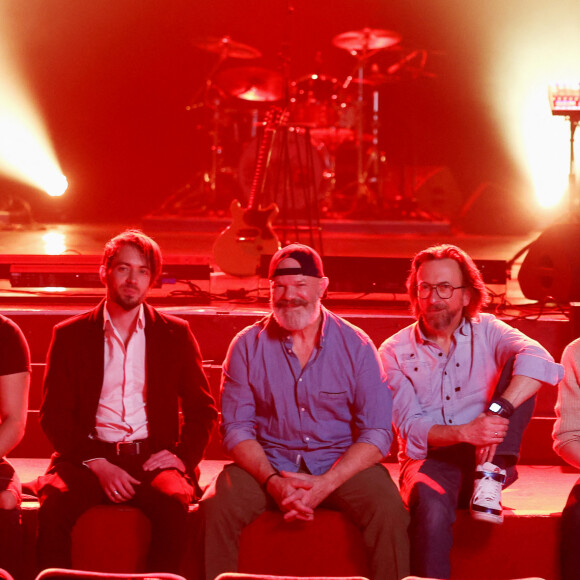 Exclusif - C'est pour l'ouverture du "Festival des fous rires de Bordeaux" que le presentateur tv Alex Jaffrey en compagnie du chef cuisinier Philippe Etchebest et de son groupe de rock "Chef and the Gang" presentent un spectacle musical et humoristique. Le celebre chef a chanté lui-meme plusieurs standards des années 70 à nos jours, le 19 Mars 2023. Patrick Bernard-Fabien Cottereau/BESTIMAGE 