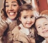 En story Instagram, l'ancienne candidate de "Mariés au premier regard" a confié la grande douleur de son enfant et la solution miracle qu'elle a trouvée pour l'apaiser.
Tiffany de "Mariés au premier regard" souriante avec Zélie et Romy