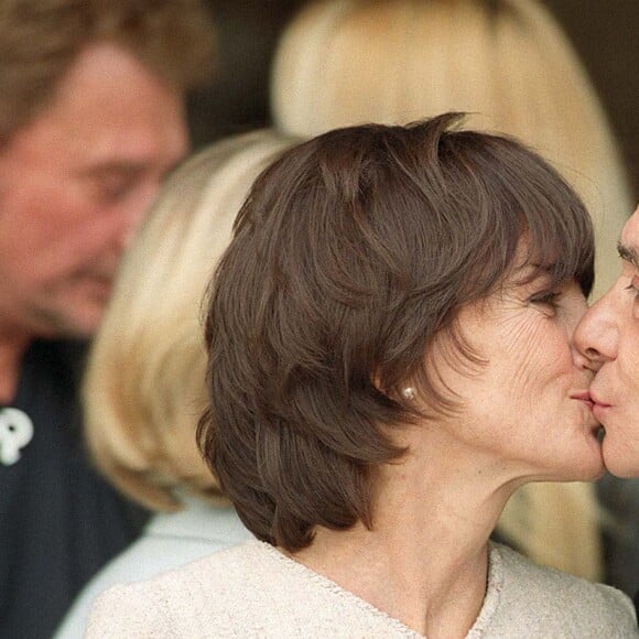 Michel Sardou et Anne-Marie Périer se marient à Neuilly sur Seine.