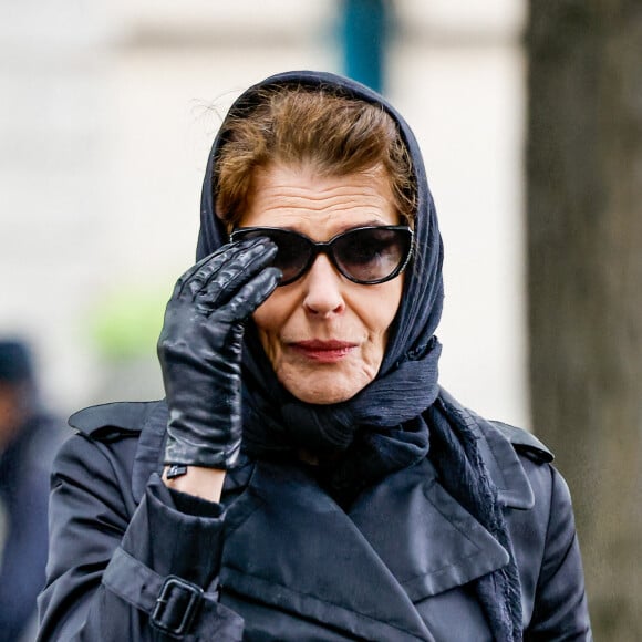 mort mardi dernier à l'âge de 90 ans.
Fanny Ardant - Sorties des obsèques de l'avocat pénaliste, ancien ministre, grand officier de la Légion d'honneur, Georges Kiejman au cimetière du Montparnasse dans le 14ème arrondissement de Paris, France, le 12 mai 2023. © Cyril Moreau/Bestimage 