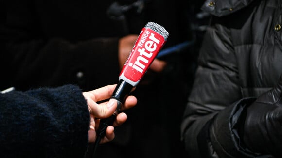 France Inter : Un journaliste phare craque en direct, il annonce la mort de sa collègue