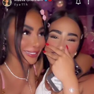 La candidate des "Marseillais" a fait la fête avec ses proches
Maeva Ghennam présente sa demi-soeur sur Snapchat, le 15 mai 2023