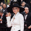 Festival de Cannes : Emmanuelle Béart en impose avec un chapeau XXL, une grande star ose les cheveux bleus