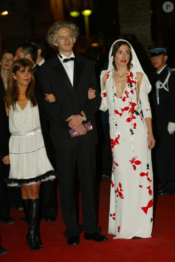 Archives - Guest, Santiago Amigorena et sa femme Julie Gayet lors du 57ème Festival International du Film de Cannes, le 14 mai 2004. © Frédéric Piau/Bestimage 