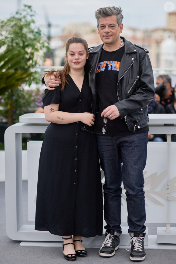 Benjamin Biolay et sa fille Anna Biolay au photocall de "Rosalie" lors du 76ème Festival International du Film de Cannes, le 18 mai 2023. © Jacovides/Moreau/Bestimage 