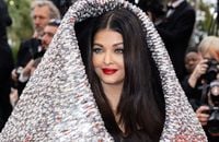 Festival de Cannes : Aishwarya Raï ose une tenue spectaculaire et divise les internautes