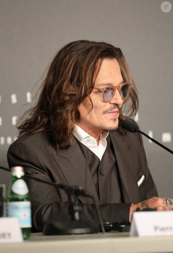 Expliquant qu'ils étaient "toute sa fierté", il a décrit une relation de confiance avec eux. 
Johnny Depp - Conférence de presse du film "Jeanne du Barry" lors du 76ème Festival International du Film de Cannes. Le 17 mai 2023 © Borde-Jacovides-Moreau / Pool / Bestimage 