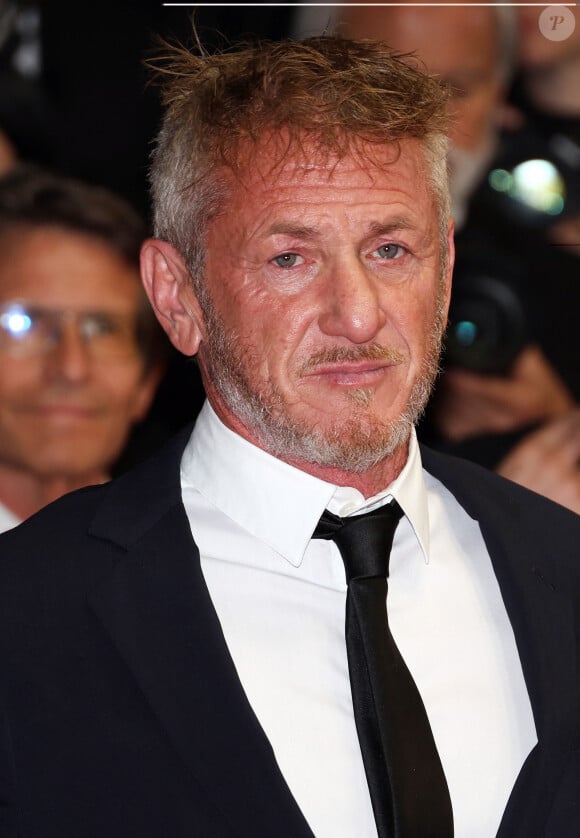 Sean Penn à la montée des marches de "Indiana Jones et le Cadran de la destinée" lors du 76ème Festival International du Film de Cannes, le 18 mai 2023. © Dgp/imageSPACE via Zuma Press/Bestimage