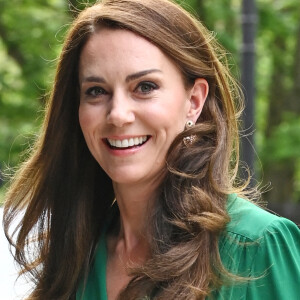 Kate Middleton a récolté le miel d'une ruche
Catherine (Kate) Middleton, princesse de Galles, arrive pour une visite au Centre Anna Freud, un centre de recherche, de formation et de traitement sur la santé mentale des enfants à Londres, Royaume Uni