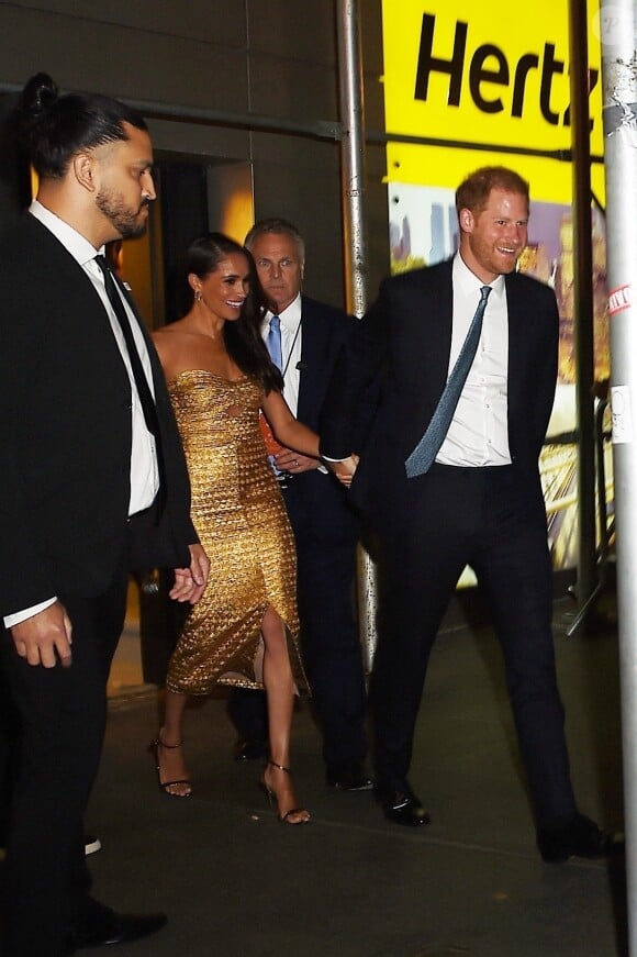 Le prince Harry, duc de Sussex et Meghan Markle, duchesse de Sussex, et sa mère Doria Ragland, à la sortie de la cérémonie des "Women of Vision Awards" au Ziegfeld Theatre à New York, le 16 mai 2023.