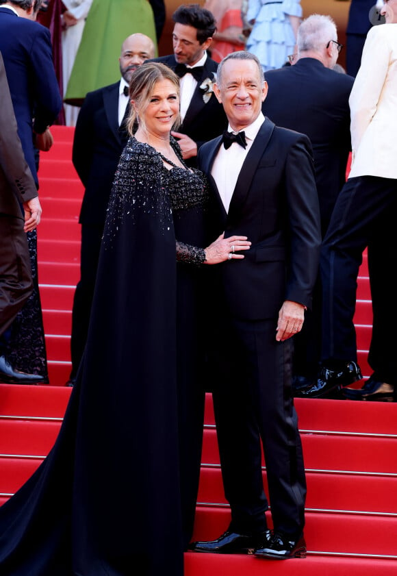 Rita Wilson et son mari Tom Hanks - Montée des marches du film " Asteroid City " lors du 76ème Festival International du Film de Cannes, au Palais des Festivals à Cannes. Le 23 mai 2023 © Jacovides-Moreau / Bestimage 