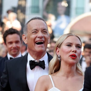 Tom Hanks, Scarlett Johansson - Montée des marches du film " Asteroid City " lors du 76ème Festival International du Film de Cannes, au Palais des Festivals à Cannes. Le 23 mai 2023 © Jacovides-Moreau / Bestimage 