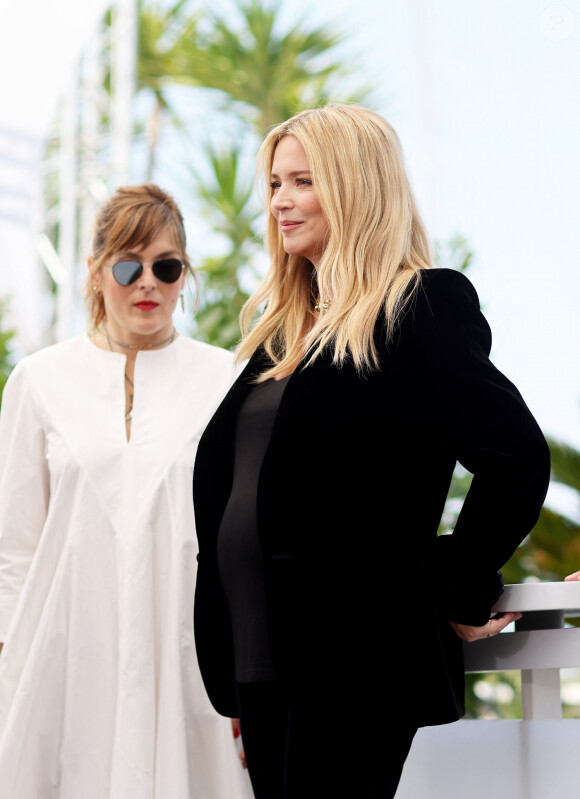 Virginie Efira (enceinte) au photocall de "L'amour et les forêts (just the two of us)" lors du 76ème Festival International du Film de Cannes, le 24 mai 2023. © Moreau/Jacovides/Bestimage 