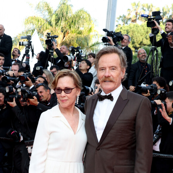 Robin Dearden et son mari Bryan Cranston - Montée des marches du film " Asteroid City " lors du 76ème Festival International du Film de Cannes, au Palais des Festivals à Cannes. Le 23 mai 2023 © Jacovides-Moreau / Bestimage