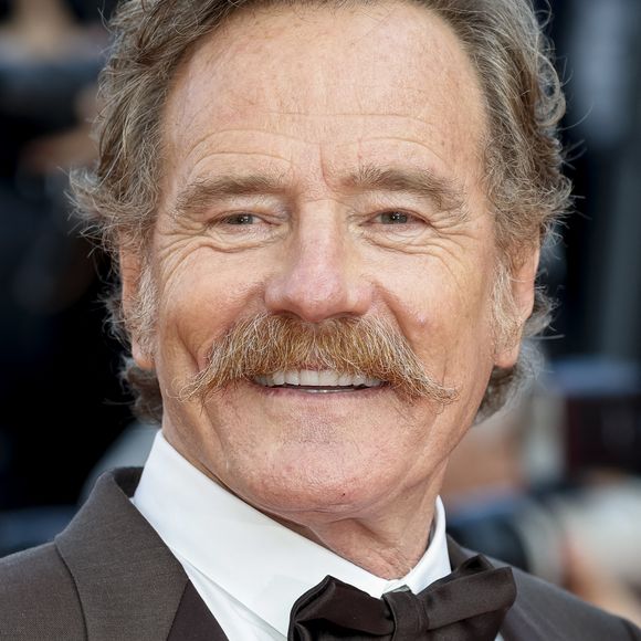 Bryan Cranston à la montée des marches de "Asteroid City" lors du 76ème Festival International du Film de Cannes, le 23 mai 2023. © Alec Michael via Zuma Press/Bestimage