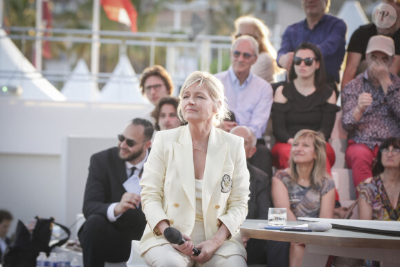 Exclusif - Anne-Elisabeth Lemoine - Emission "C à vous" lors du 76ème Festival International du Film de Cannes le 22 mai 2023. © Jack Tribeca / Bestimage 