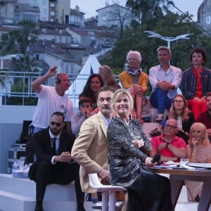 Exclusif - Augustin Trappenard, Anne-Elisabeth Lemoine, Michèle Laroque, Alessandra Sublet, Eric Serra - Emission "C à vous" lors du 76ème Festival International du Film de Cannes le 24 mai 2023. © Jack Tribeca / Bestimage 