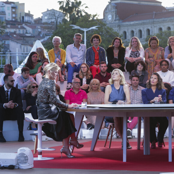 Exclusif - Michèle Laroque, Alessandra Sublet, Felix Lefebvre - Emission "C à vous" lors du 76ème Festival International du Film de Cannes le 24 mai 2023. © Jack Tribeca / Bestimage 