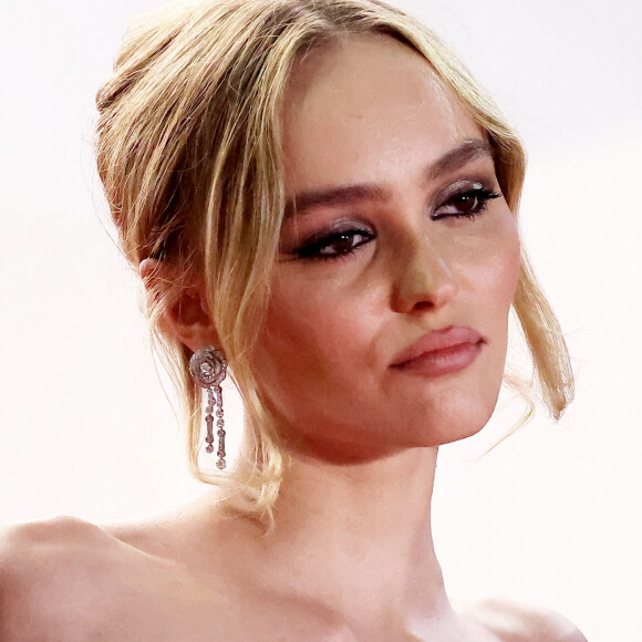 elle a également officialisé son couple avec une célèbre rappeuse
Lily-Rose Depp - Montée des marches du film " The Idol " lors du 76ème Festival International du Film de Cannes, au Palais des Festivals à Cannes. Le 22 mai 2023 © Jacovides-Moreau / Bestimage 