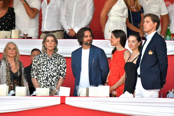 Tina Green, la princesse Caroline de Hanovre, Dimitri Rassam, sa femme Charlotte Casiraghi, la princesse Alexandra de Hanovre et son fiancé Ben-Sylvester Strautmann durant le Jumping International de Monaco, 16eme édition du Longines Global Champions Tour, le 1er juillet 2022. © Bruno Bebert / Bestimage