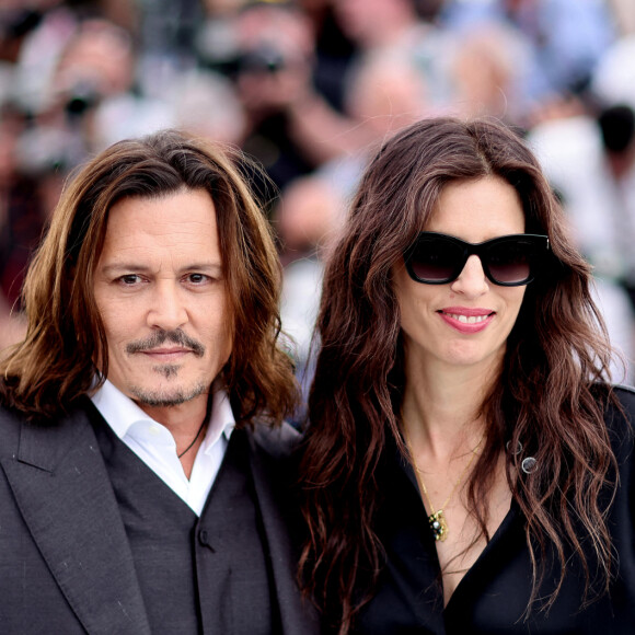 Venu présenter le nouveau film de Maïwenn, "Jeanne du Barry", l'acteur ne compte s'arrêter en si bon chemin
Johnny Depp et la réalisatrice Maïwenn au photocall de "Jeanne du Barry" lors du 76ème Festival International du Film de Cannes, le 17 mai 2023. © Dominique Jacovides/Cyril Moreau/Bestimage 