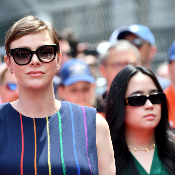 La princesse a adopté un changement capillaire radical. Un nouveau look validé par ses fans.
La princesse Charlène de Monaco - Remise de prix du 80ème Grand Prix de Monaco de Formule 1 à Monaco le 28 Mai 2023. © Bruno Bebert/Bestimage 