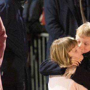 No Tabloïds - Le prince Jacques de Monaco, marquis des Baux, La princesse Gabriella de Monaco, comtesse de Carladès - La famille princière de Monaco participe à l'embrasement de la barque lors des célébrations de la Sainte-Dévote sur le quai Albert 1er à Monaco le 26 janvier 2023. © Olivier Huitel / Pool Monaco / Bestimage  --- No Tabloïds --- H.S.H. Prince Jacques and H.S.H. Princess Gabriella of Monaco attend the traditional burning of a sailboat on January 26th, as part of the Sainte-Dévote celebrations in Monaco. 