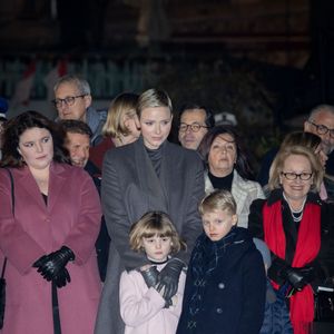 No Tabloïds - La princesse Charlene de Monaco, le prince héréditaire Jacques, la princesse Gabriella, Mélanie-Antoinette de Massy - La famille princière de Monaco participe à l'embrasement de la barque lors des célébrations de la Sainte-Dévote sur le quai Albert 1er à Monaco le 26 janvier 2023. © Olivier Huitel / Pool Monaco / Bestimage  --- No Tabloïds --- H.S.H. Princess Charlene of Monaco and Her Children H.S.H. Prince Jacques and H.S.H. Princess Gabriella with Mélanie-Antoinette de Massy attend the traditional burning of a sailboat on January 26th, as part of the Sainte-Dévote celebrations in Monaco. 