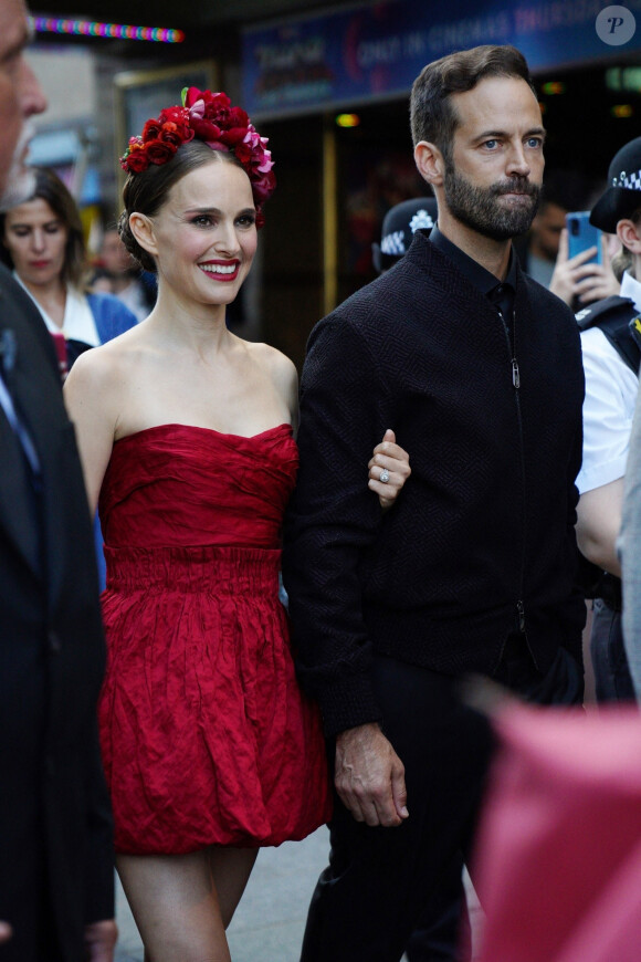 Benjamin Millepied a annoncé de réinstaller en France pour ses enfants
Natalie Portman et son mari Benjamin Millepied arrivent à la première du film "Thor: Love and Thunder" à Londres