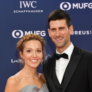 Vainqueur de son deuxième match à Roland-Garros mercredi dernier, le Serbe a dévoilé un drôle de gadget
 
Jelena Djokovic et son mari Novak Djokovic - Les célébrités posent sur le tapis rouge lors de la soirée des "Laureus World sports Awards" à Monaco le 18 février, 2019
