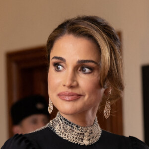 Rania de Jordanie avait choisi une deuxième tenue spectaculaire pour le mariage de son fils Hussein. 
La reine Rania de Jordanie - Mariage du prince Hussein bin Abdullah II et Rajwa Al-Saif au palais Husseiniya à Amman, Jordanie