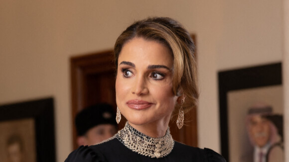 Rania de Jordanie : Reine du style dans une sublime robe brodée, elle fait une belle déclaration à Kate Middleton !