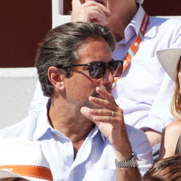 Sylvie Tellier et son mari Laurent Schenten en tribunes lors des Internationaux de France de tennis de Roland Garros 2023 à Paris, France, le 4 juin 2023. © Cyril Moreau/Bestimage