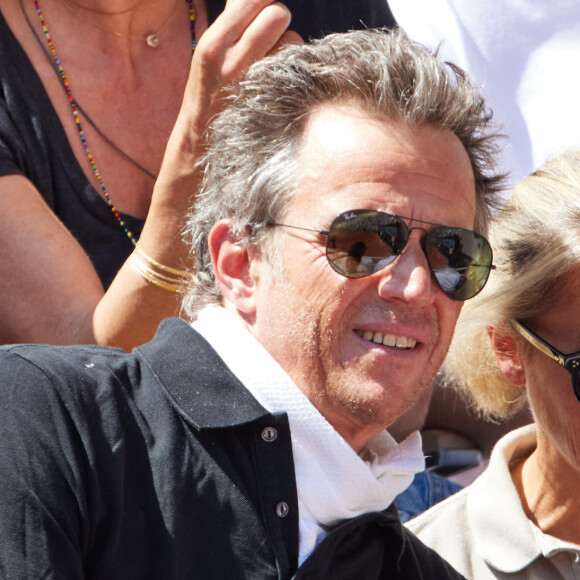 Anne-Sophie Lapix et son mari Arthur Sadoun en tribunes lors des Internationaux de France de tennis de Roland Garros 2023 à Paris, France, le 4 juin 2023. © Cyril Moreau/Bestimage