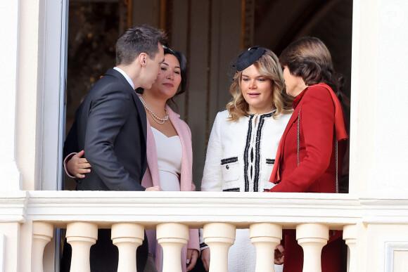 Louis Ducruet et sa femme Marie Chevallier, Camille Gottlieb et la princesse Stéphanie de Monaco - La famille princière au balcon du palais lors de la Fête Nationale de la principauté de Monaco le 19 novembre 2022. © Dominique Jacovides / Bruno Bebert / Bestimage 